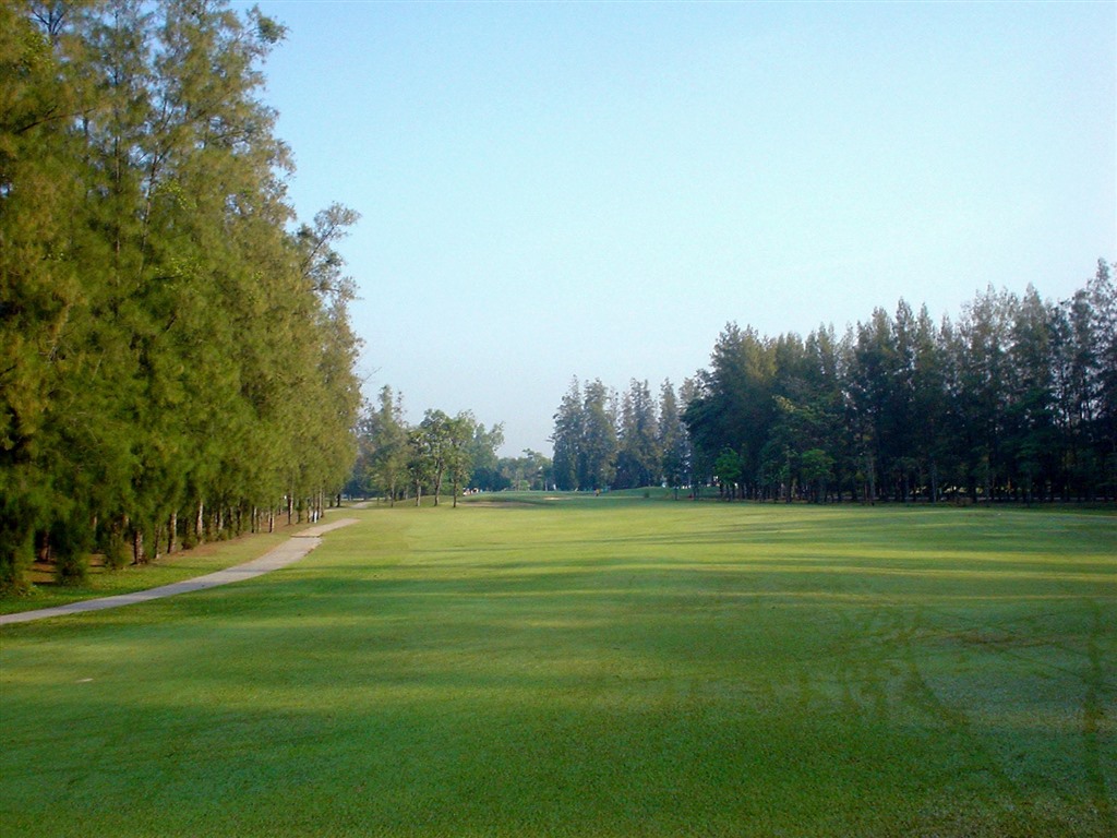 Rose Garden Golf Club